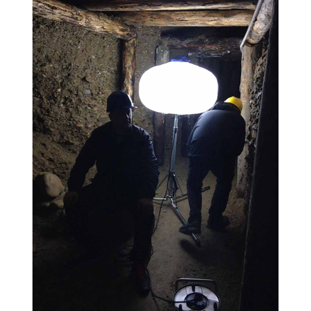Maszt oświetleniowy LED Light Boy B3Q3S-CE – 40 000 lm, 300 W, wysokość 3,33 m