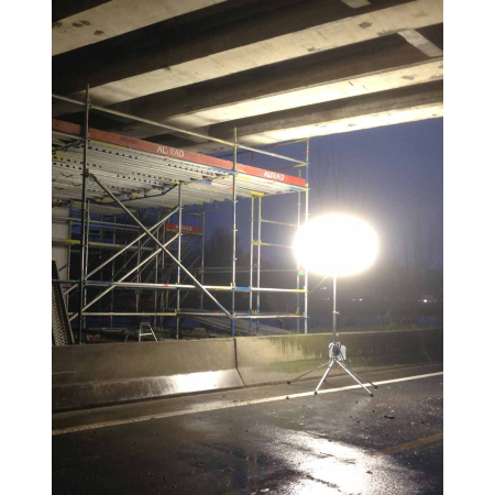 Maszt oświetleniowy LED Light Boy B8Q5S-CE – 110 000 lm, 800 W, wysokość 3,44 m